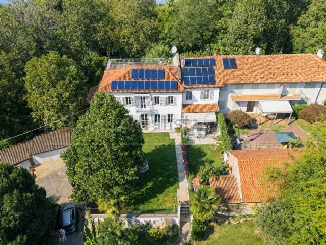 Villetta indipendente in vendita di 335 m² in Strada dei Ronchi, 117
