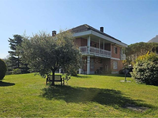 Case e ville in vendita di 368 m² in Strada Deserta