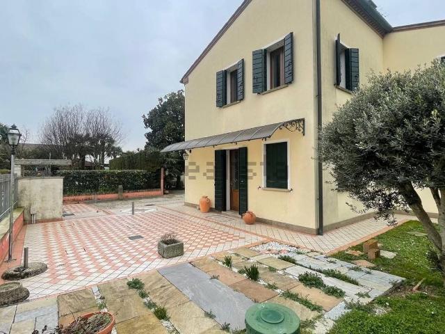 Case e ville in vendita di 369 m²
