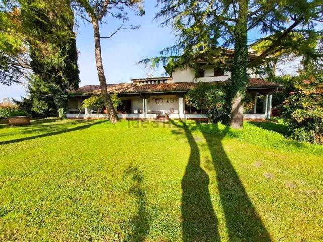 Case e ville in vendita di 370 m²