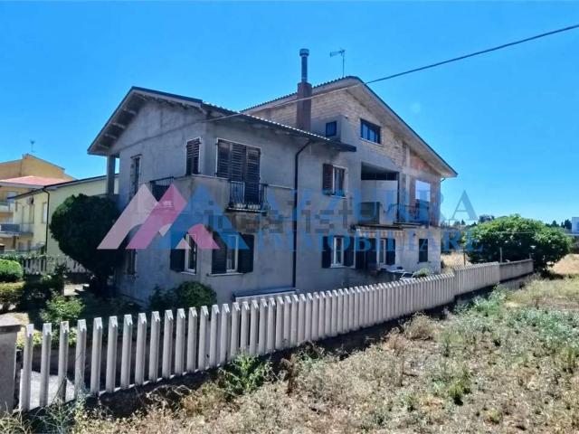 Case e ville in vendita di 370 m²