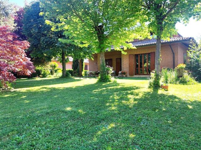 Case e ville in vendita di 370 m²