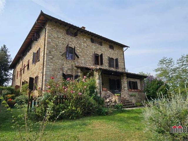 Case e ville in vendita di 370 m²