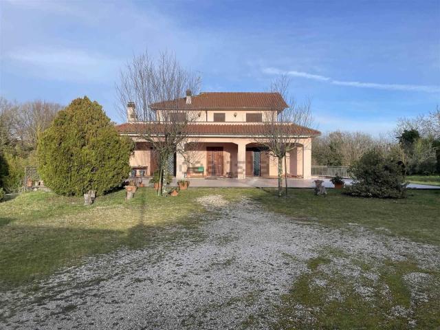Case e ville in vendita di 370 m²