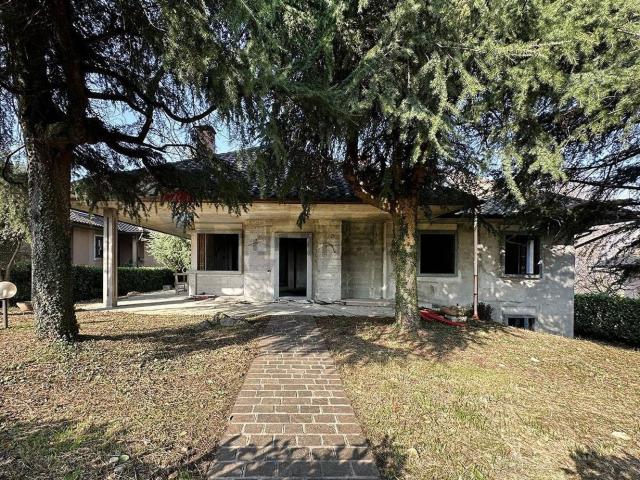 Case e ville in vendita di 370 m²