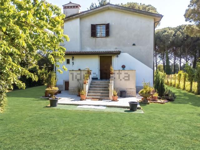 Case e ville in vendita di 370 m² in Via Colle Pallone Vecchio, 26