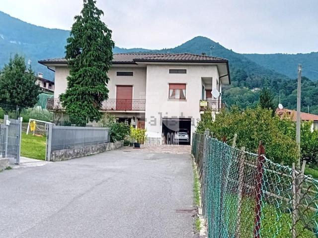 Case e ville in vendita di 370 m² in Via Costa Muratori