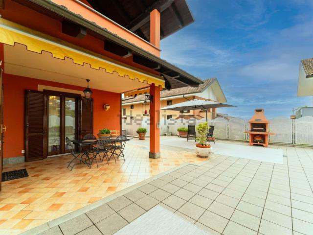 Case e ville in vendita di 370 m² in Via Carlo Collodi, 19