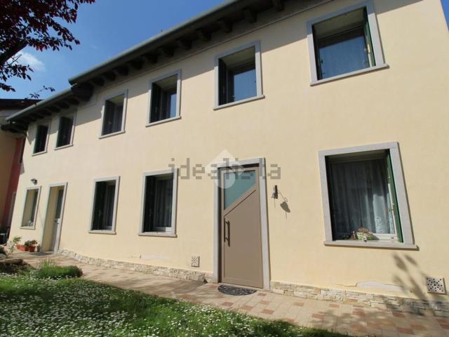 Case e ville in vendita di 370 m² in Via Astichelli, 63