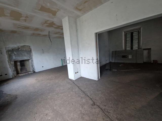 Case e ville in vendita di 370 m² in Via Guglielmo Oberdan