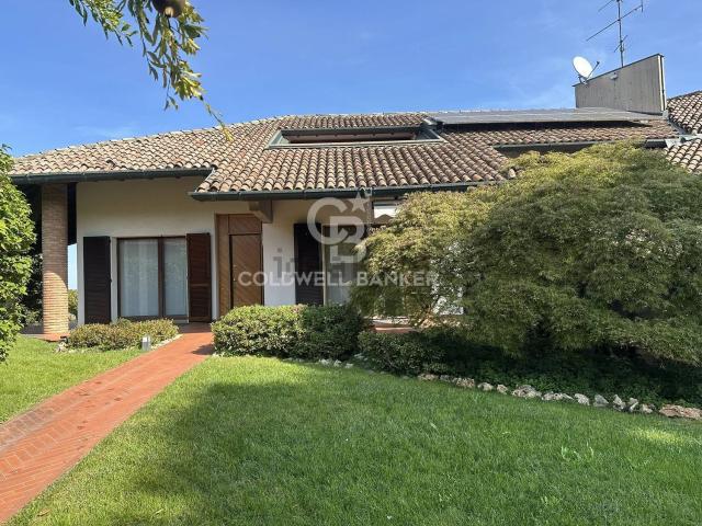 Case e ville in vendita di 370 m² in Via Don Minzoni, 20