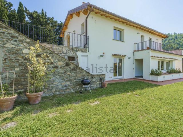 Case e ville in vendita di 370 m² in Via dei Bosconi