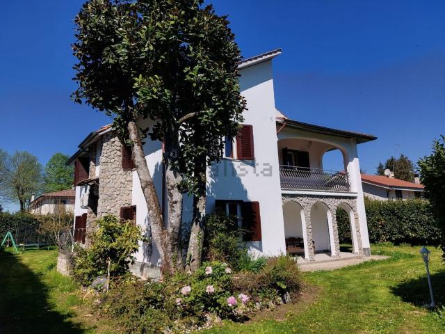 Case e ville in vendita di 295 m² in Via di Piazza Vascella, 13