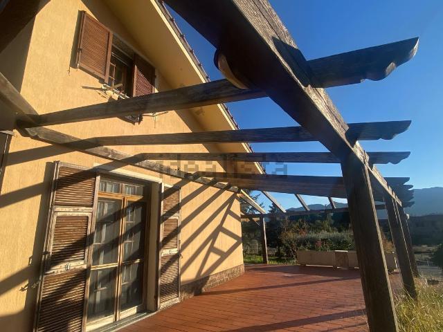 Case e ville in vendita di 370 m² in Via Piamboschi, 31