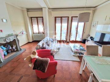 Case e ville in vendita di 370 m² in Via Piero Calamandrei, 50058