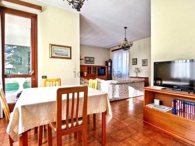 Case e ville in vendita di 370 m² in Via Provinciale, 1