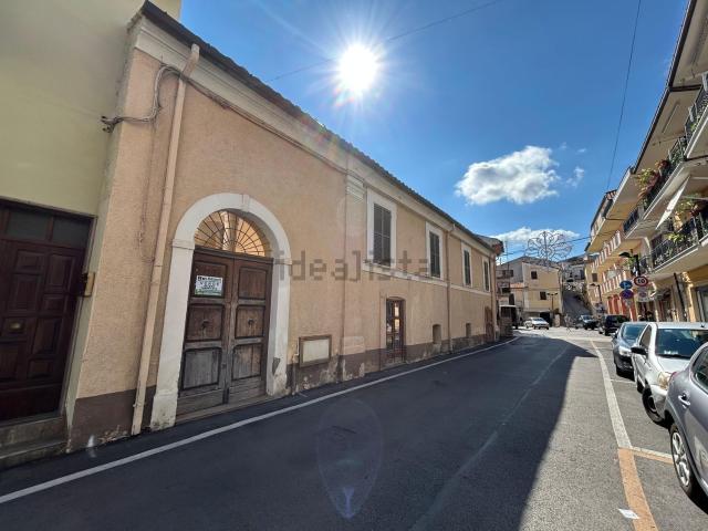 Case e ville in vendita di 370 m² in Via Roma, 28