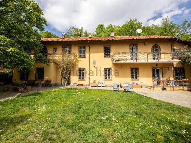 Case e ville in vendita di 370 m² in Via Rosero, 41