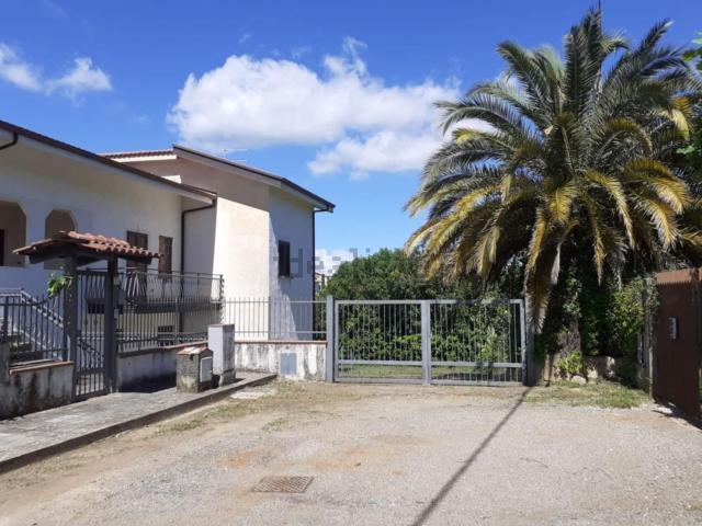 Case e ville in vendita di 370 m² in Via Rizzuso, 15