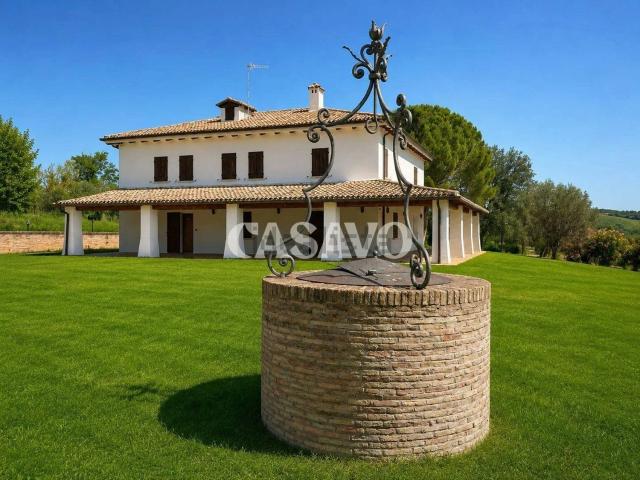 Case e ville in vendita di 370 m² in Contrada Camposacro