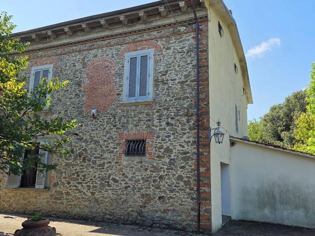Case e ville in vendita di 370 m² in Località Chiassa Superiore
