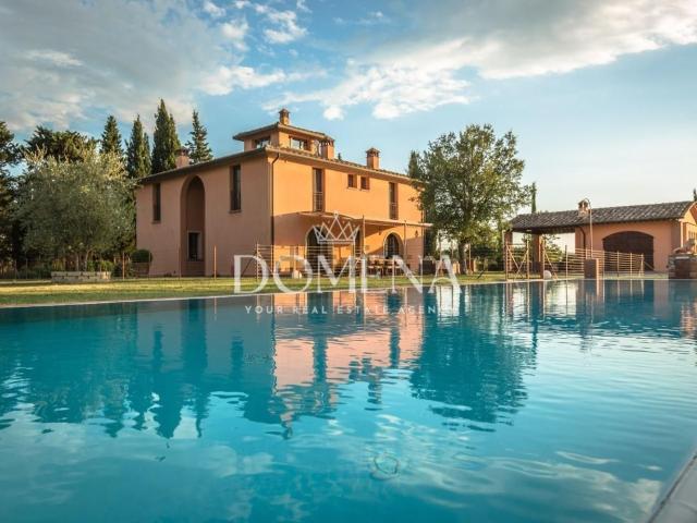Case e ville in vendita di 370 m² in Piazza Frà Domenico da Peccioli, 1