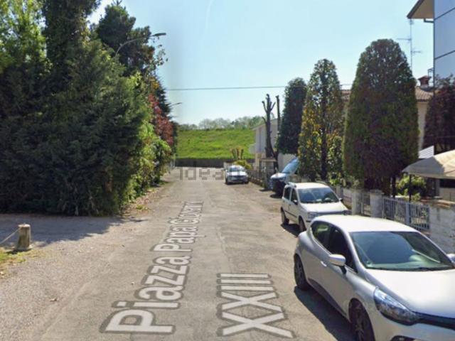 Case e ville in vendita di 370 m² in Piazza Papa Giovanni XXIII