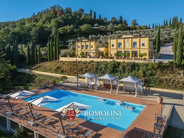 Case e ville in vendita di 371 m²
