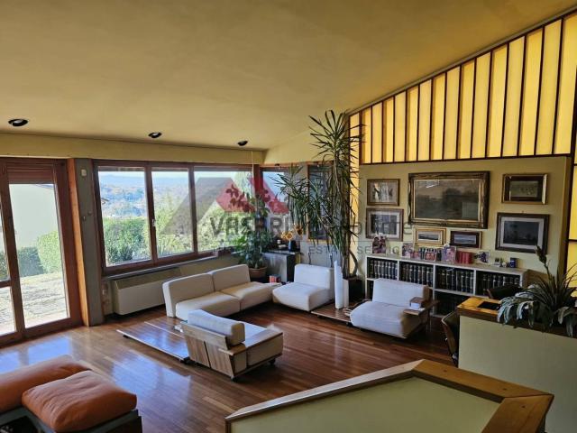 Case e ville in vendita di 372 m²