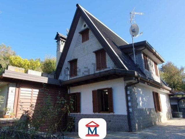Case e ville in vendita di 372 m² in Via Maresana