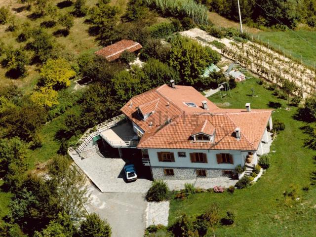 Case e ville in vendita di 372 m² in Viale Cav. di Vittorio Veneto