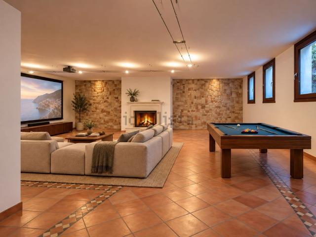 Case e ville in vendita di 373 m² in Via Alcide de Gasperi