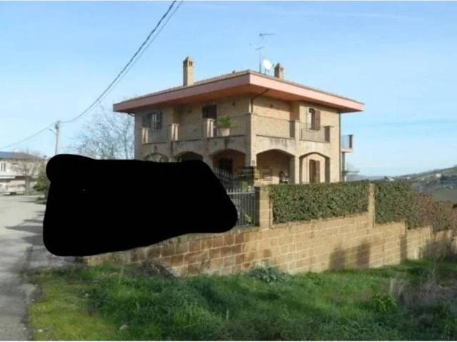 Case e ville in vendita di 373 m² in Via Giovanni Melarangelo, 49