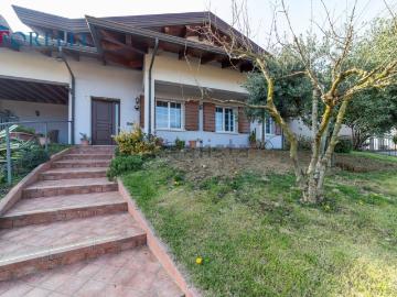 Case e ville in vendita di 373 m² in Via Montaletto, 304