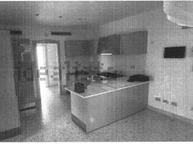 Case e ville in vendita di 373 m² in Via Vittorio Veneto, 8
