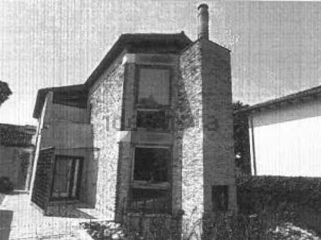 Case e ville in vendita di 373 m² in Via Vittorio Veneto, 8