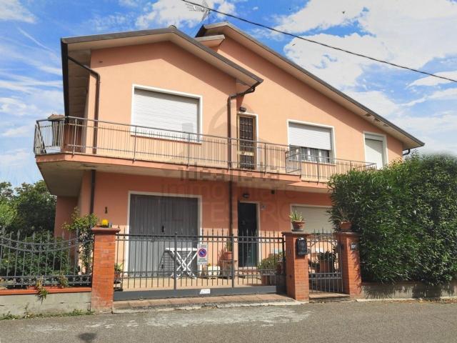 Case e ville in vendita di 374 m² in Via Lenin, 20