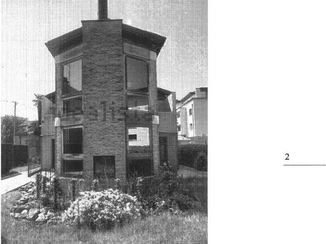 Case e ville in vendita di 374 m² in Via Vittorio Veneto