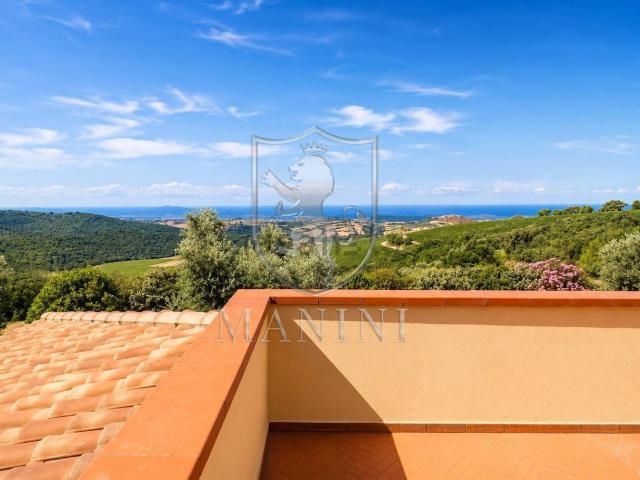 Case e ville in vendita di 374 m² in Strada Provinciale di Montiano, 345