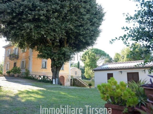 Case e ville in vendita di 375 m²