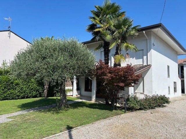 Case e ville in vendita di 375 m²