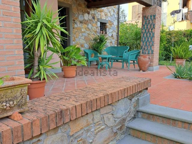 Case e ville in vendita di 375 m²
