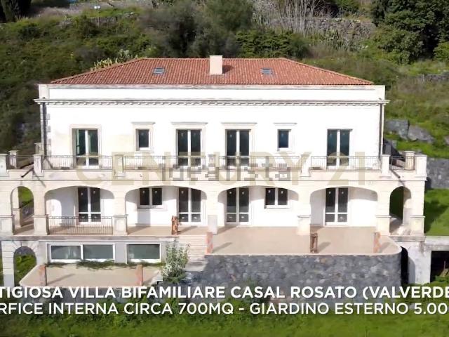 Case e ville in vendita di 375 m² in Via Casalrosato, 19