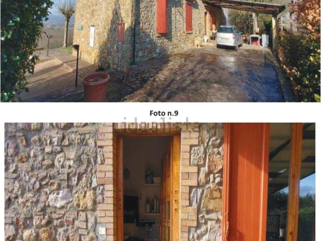 Case e ville in vendita di 375 m² in Via Case Sparse, 1