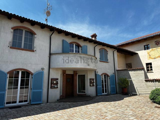Case e ville in vendita di 375 m² in Via Castelletto