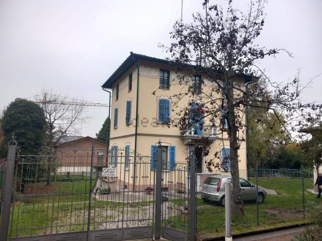 Case e ville in vendita di 375 m² in Via Don Tesauri