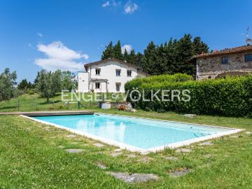 Case e ville in vendita di 375 m² in Via dei Bosconi