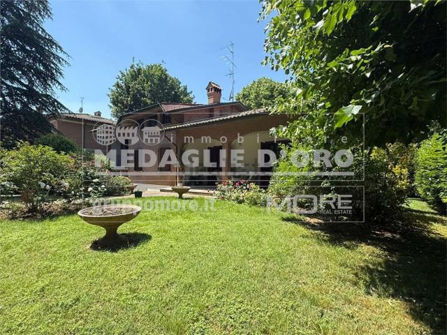 Case e ville in vendita di 375 m² in Via Piemonte, 8