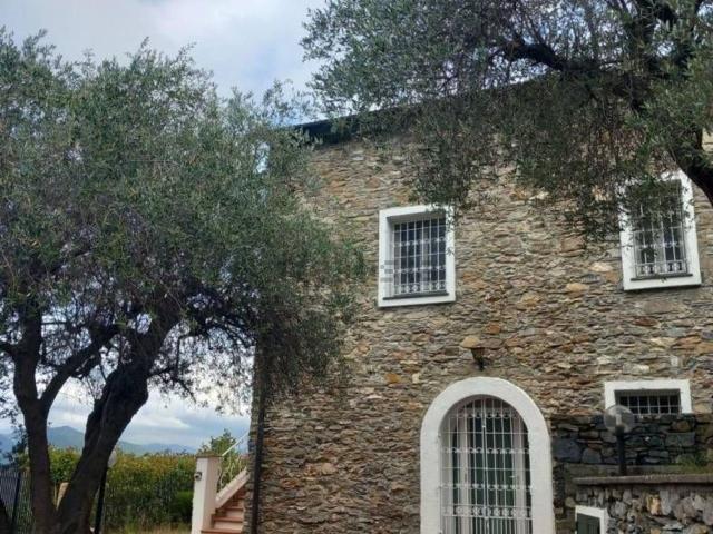 Case e ville in vendita di 375 m² in Località Caso