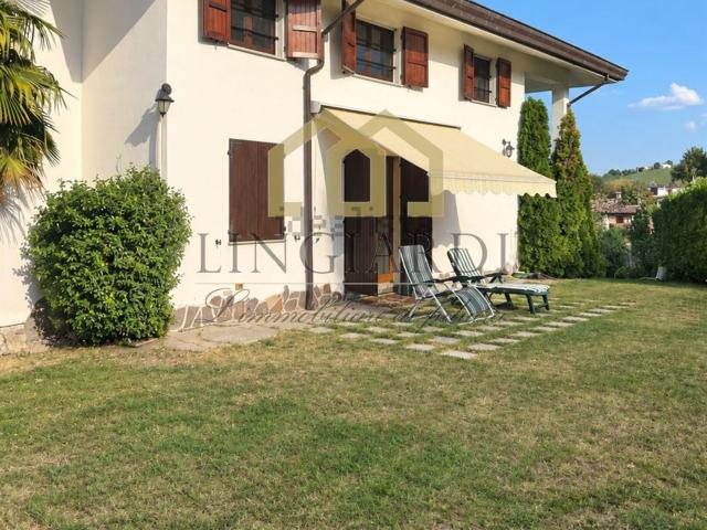 Case e ville in vendita di 376 m²